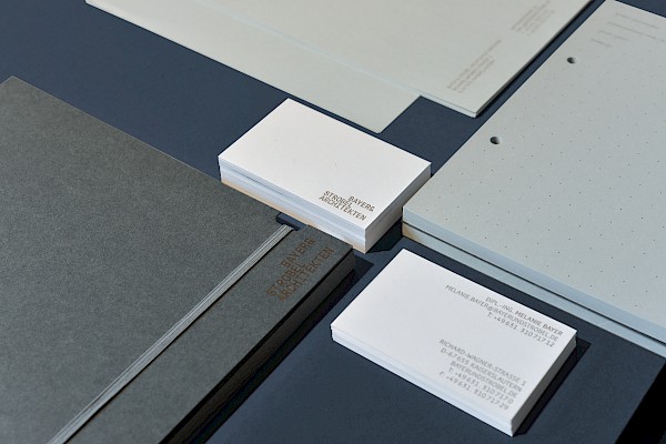 Grafikdesign, Webseite und Geschäftsausstattung im Buchdruck