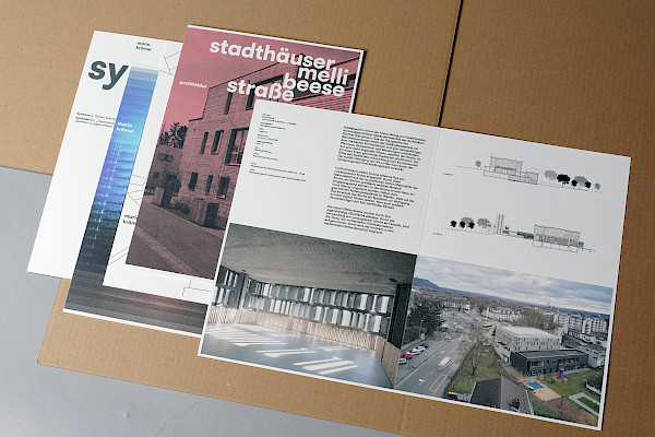 Grafikdesign und Webseite für Mario Krämer Architektur Saarbrücken. Projektbroschüren
